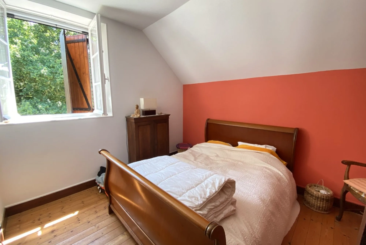 Maison à vendre à Montcresson : Longère en meulière de 138 m² avec terrain arboré 