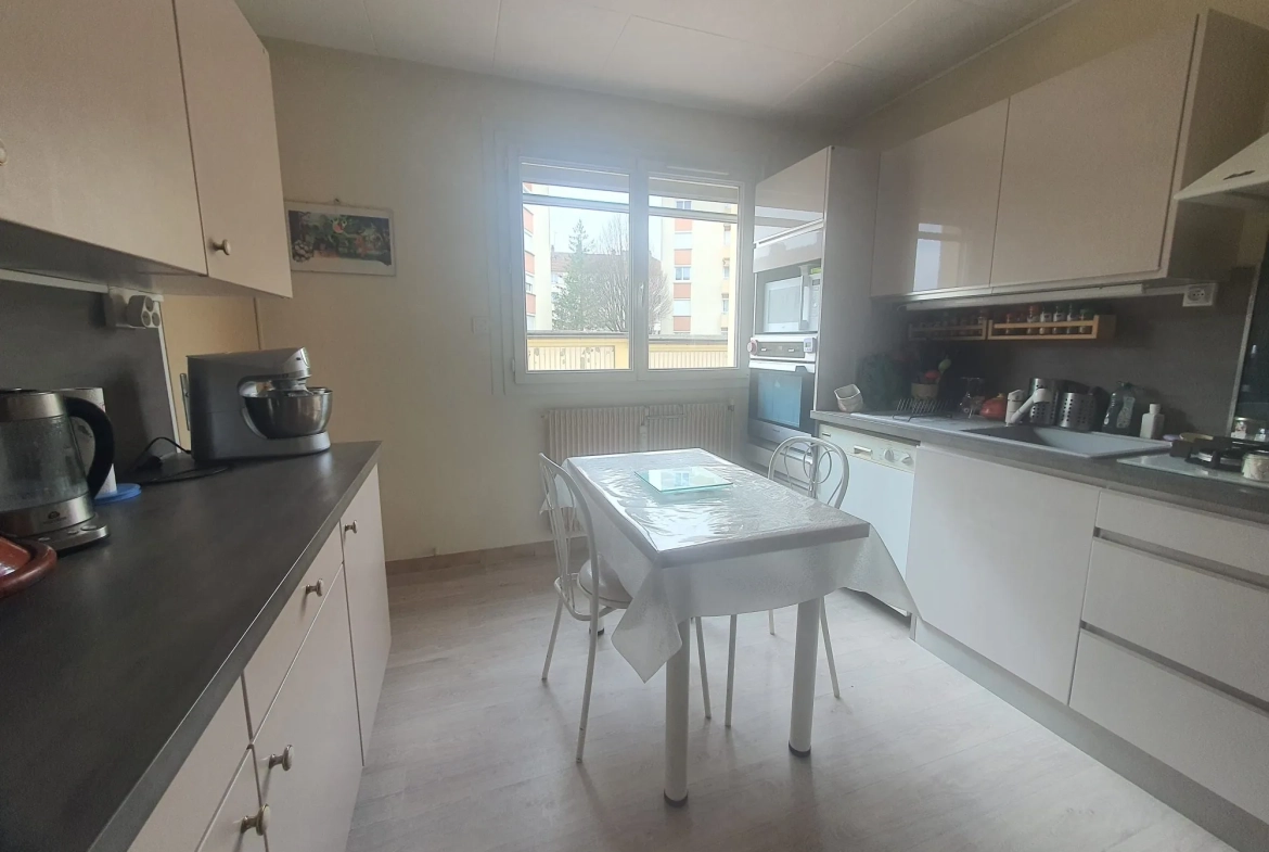 Appartement 3 pièces de 65 m² avec garage à Dijon Bel Air 