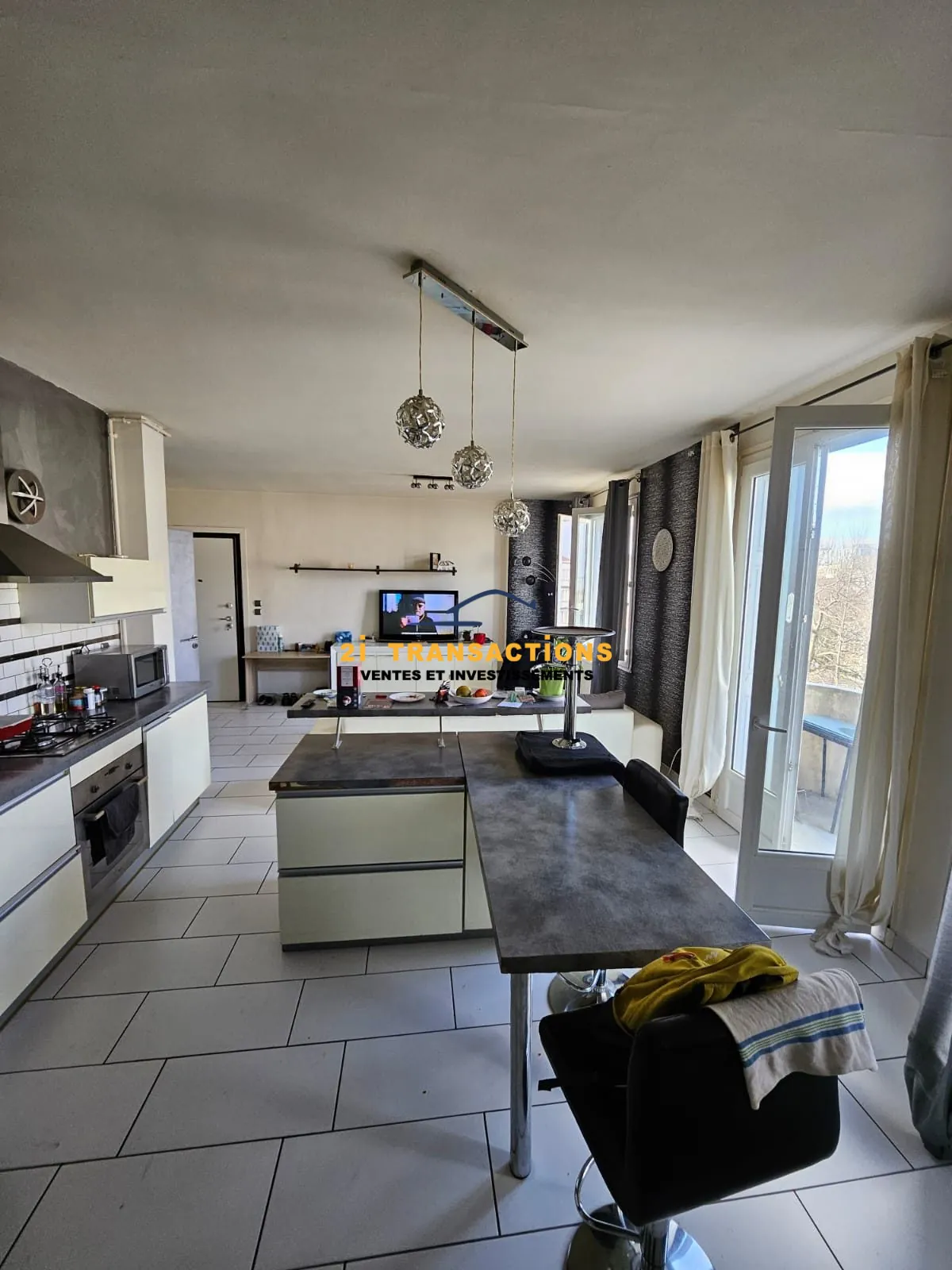 Appartement T2 meublé avec balcon à vendre à Saint-Étienne proche Châteaucreux 