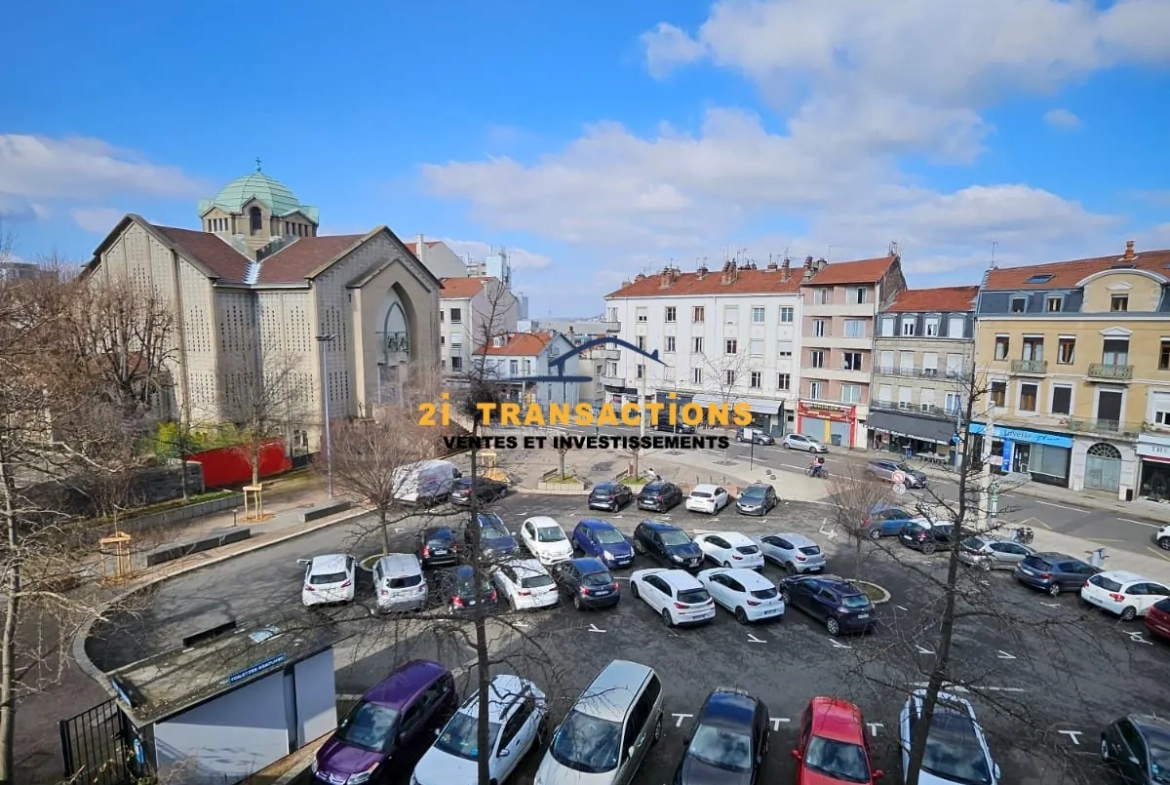 Appartement T2 meublé avec balcon à vendre à Saint-Étienne proche Châteaucreux 