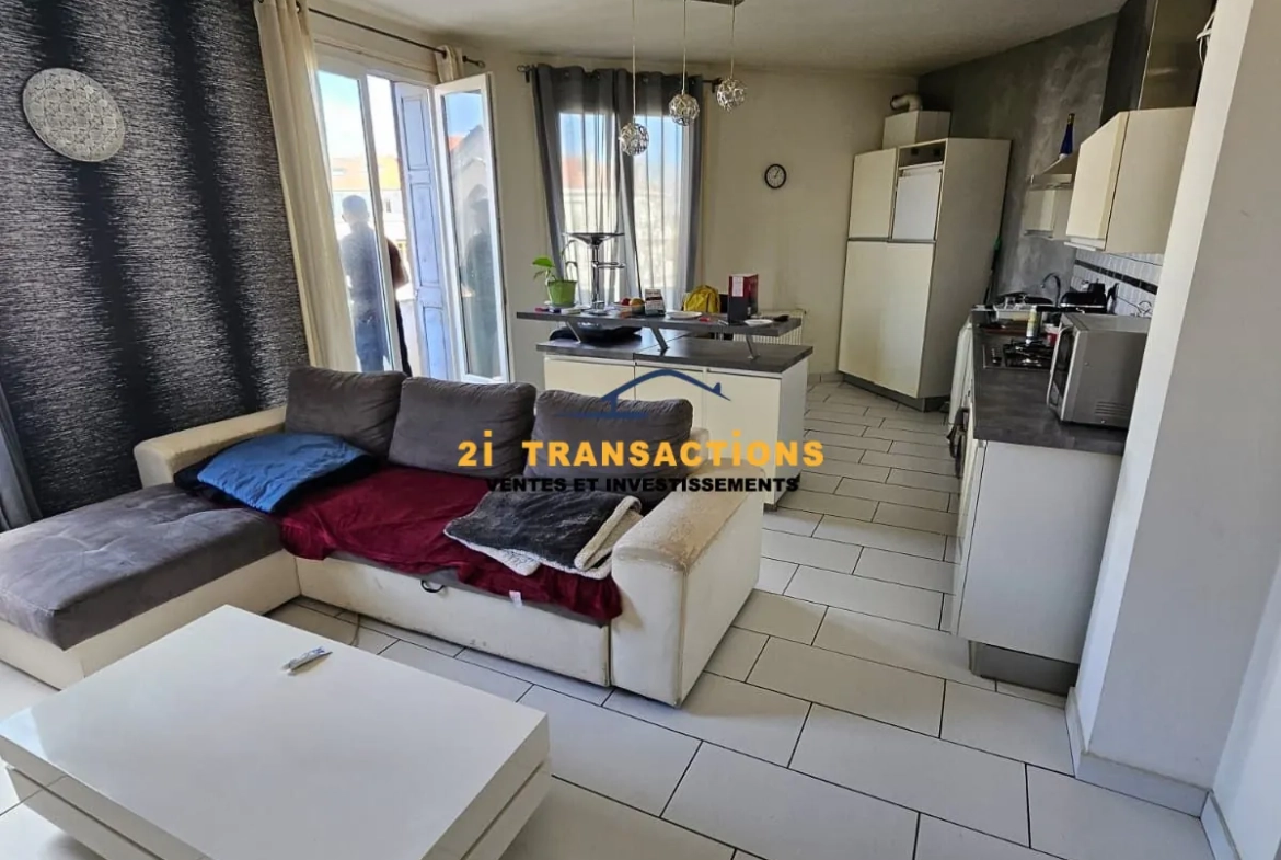 Appartement T2 meublé avec balcon à vendre à Saint-Étienne proche Châteaucreux 