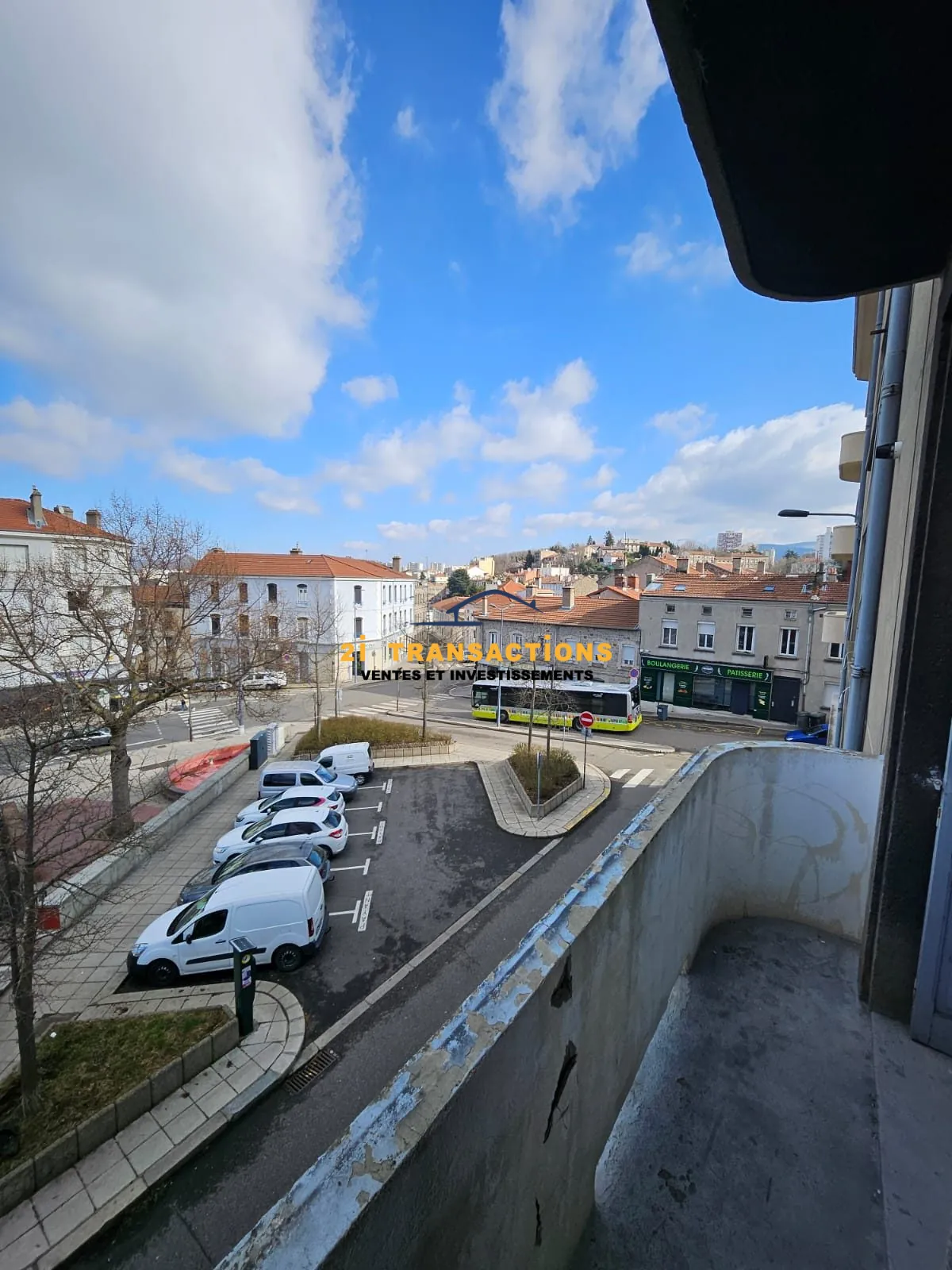 Appartement T2 meublé avec balcon à vendre à Saint-Étienne proche Châteaucreux 
