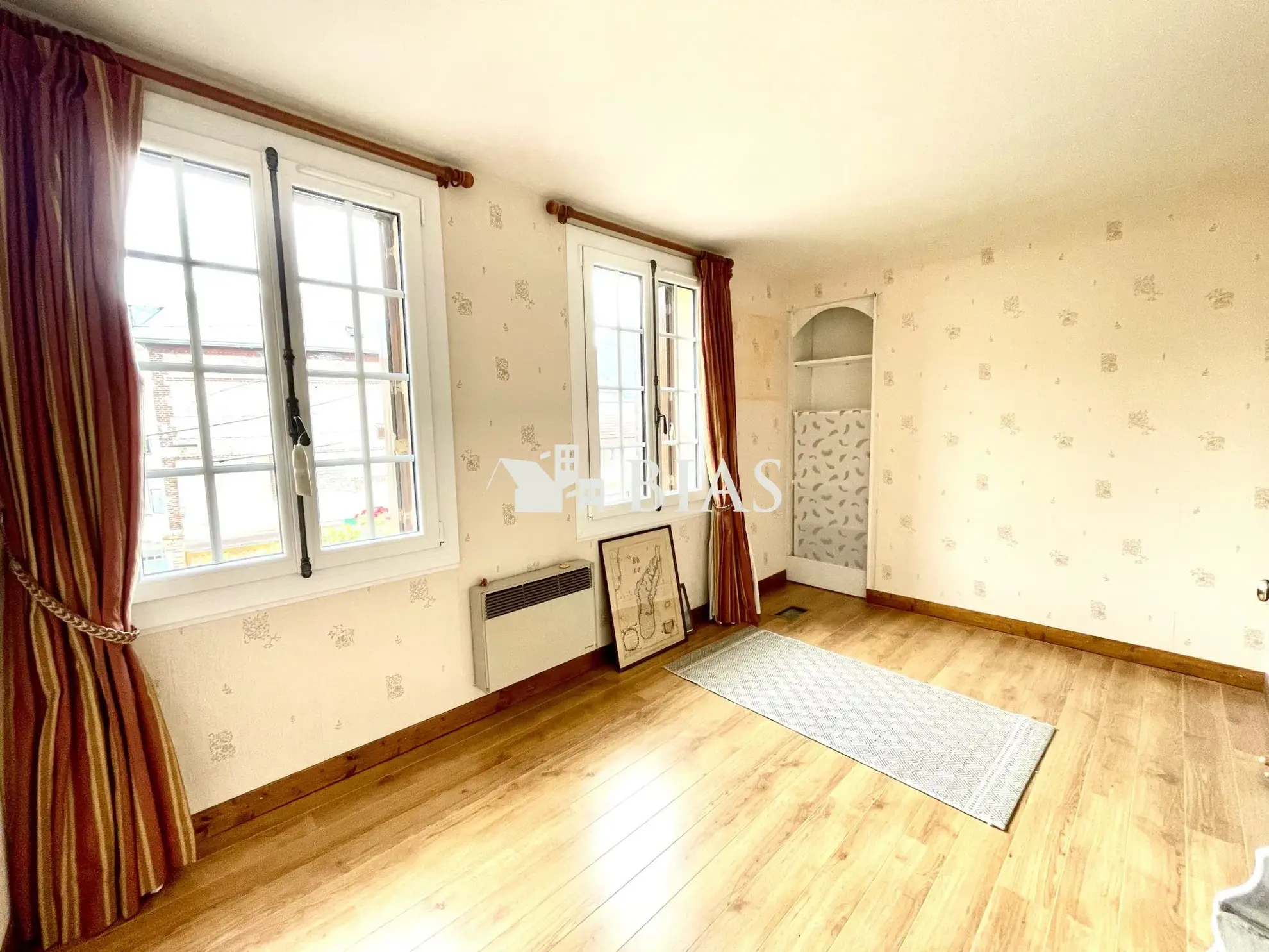 Maison mitoyenne de 65 m² à Le Petit-Quevilly avec terrasse et cave 