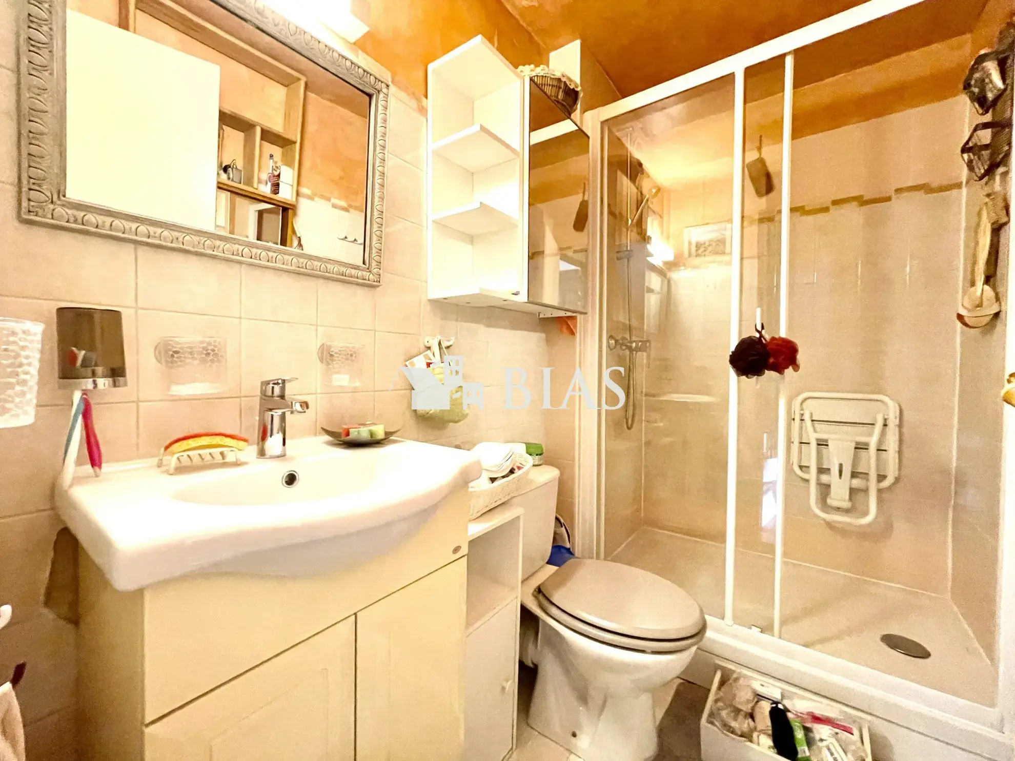 Maison mitoyenne de 65 m² à Le Petit-Quevilly avec terrasse et cave 