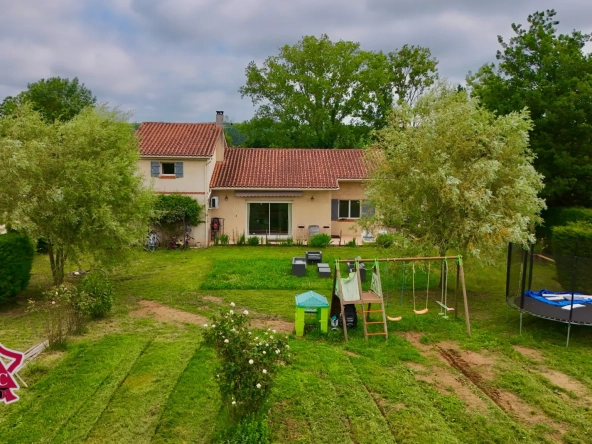 Maison familiale moderne avec jardin et garage à Ledat près de Villeneuve-sur-Lot