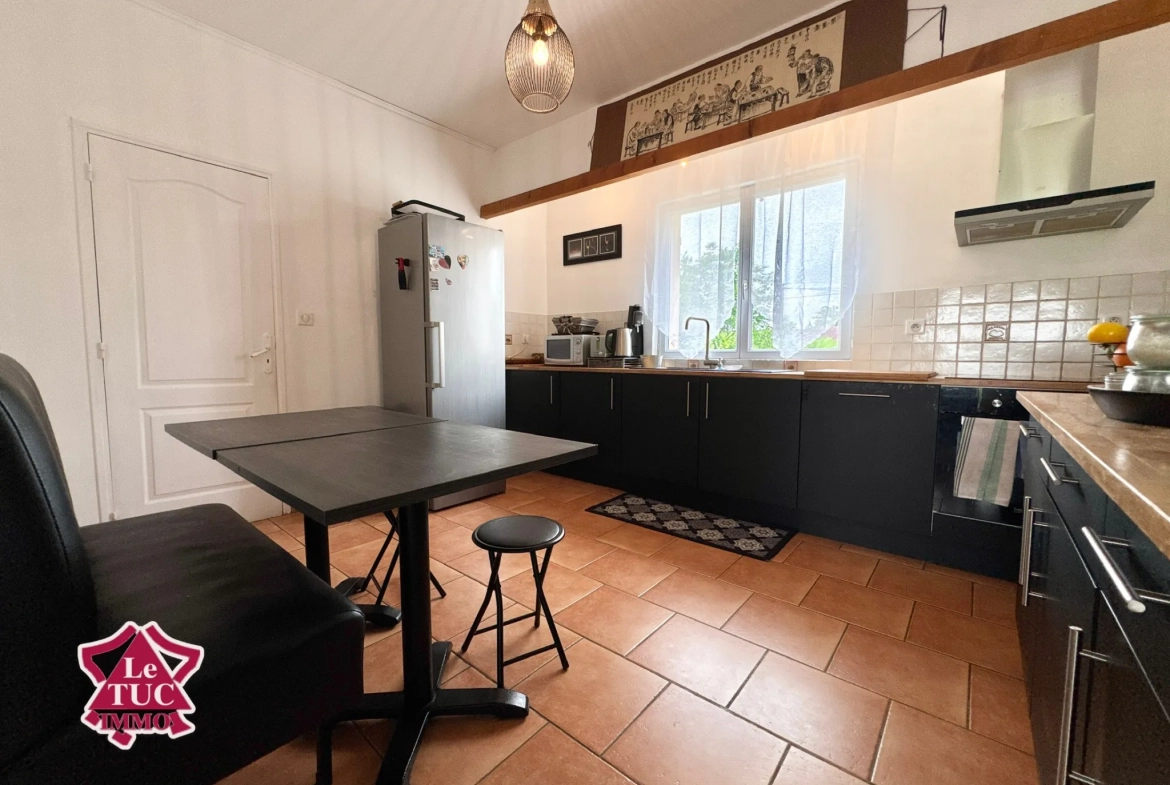 Maison familiale moderne avec jardin et garage à Ledat près de Villeneuve-sur-Lot 