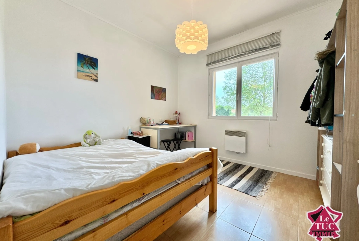 Maison familiale moderne avec jardin et garage à Ledat près de Villeneuve-sur-Lot 