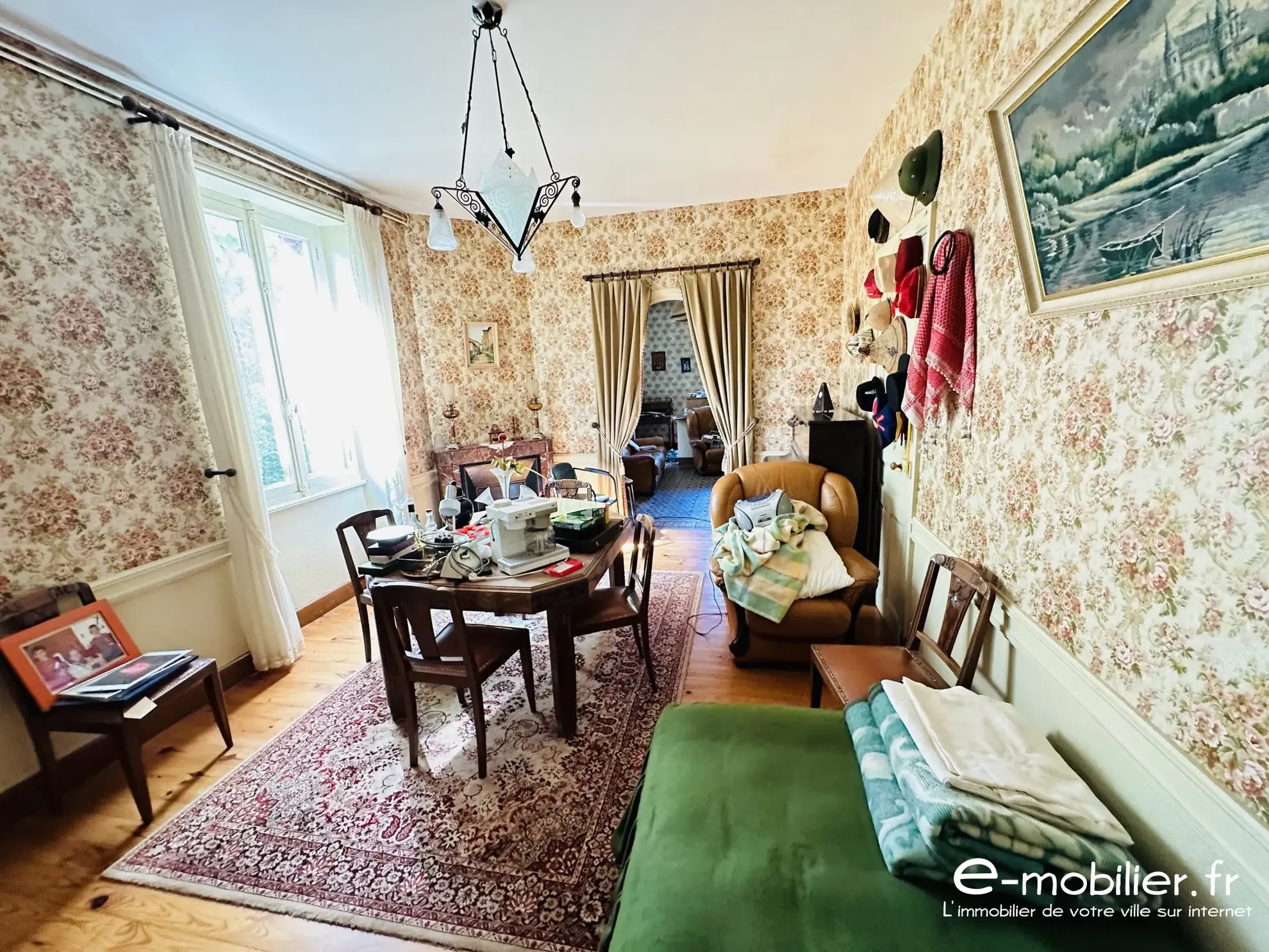 Maison avec appartement indépendant à Charlieu – Grand potentiel et terrain constructible 