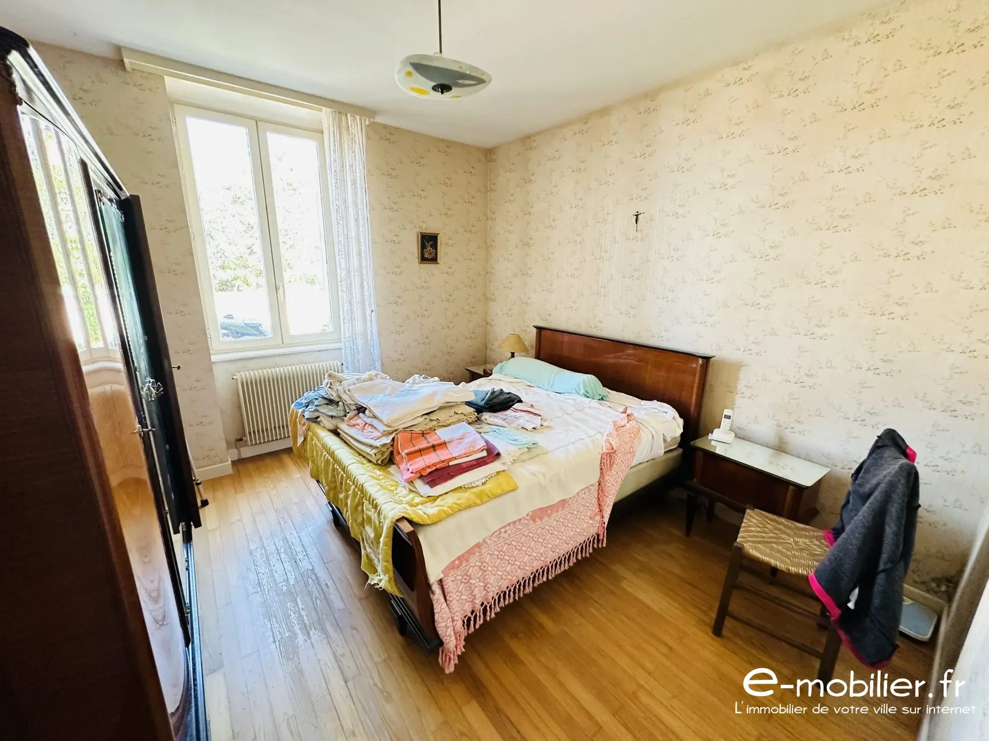 Maison avec appartement indépendant à Charlieu – Grand potentiel et terrain constructible 