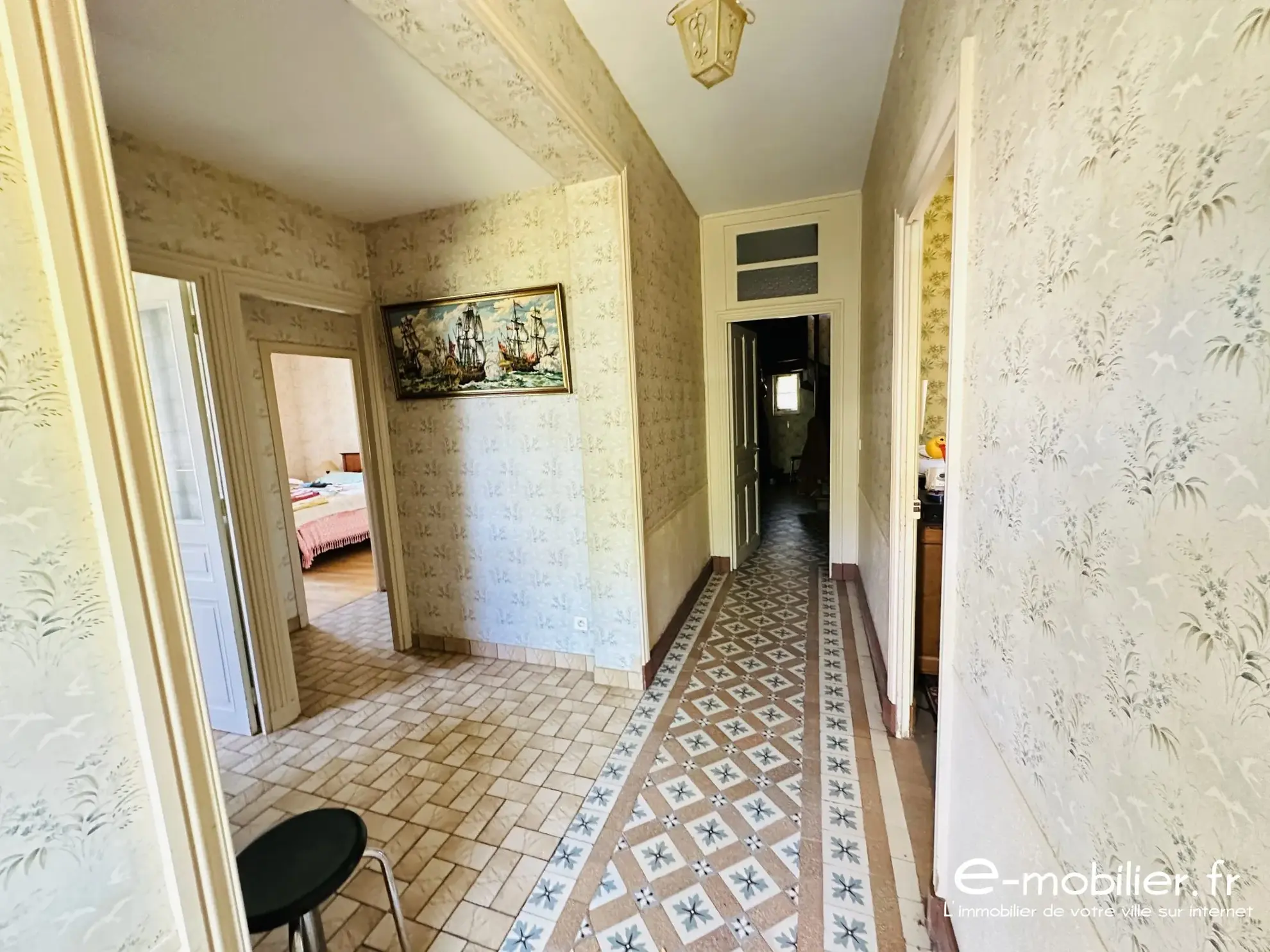 Maison avec appartement indépendant à Charlieu – Grand potentiel et terrain constructible 
