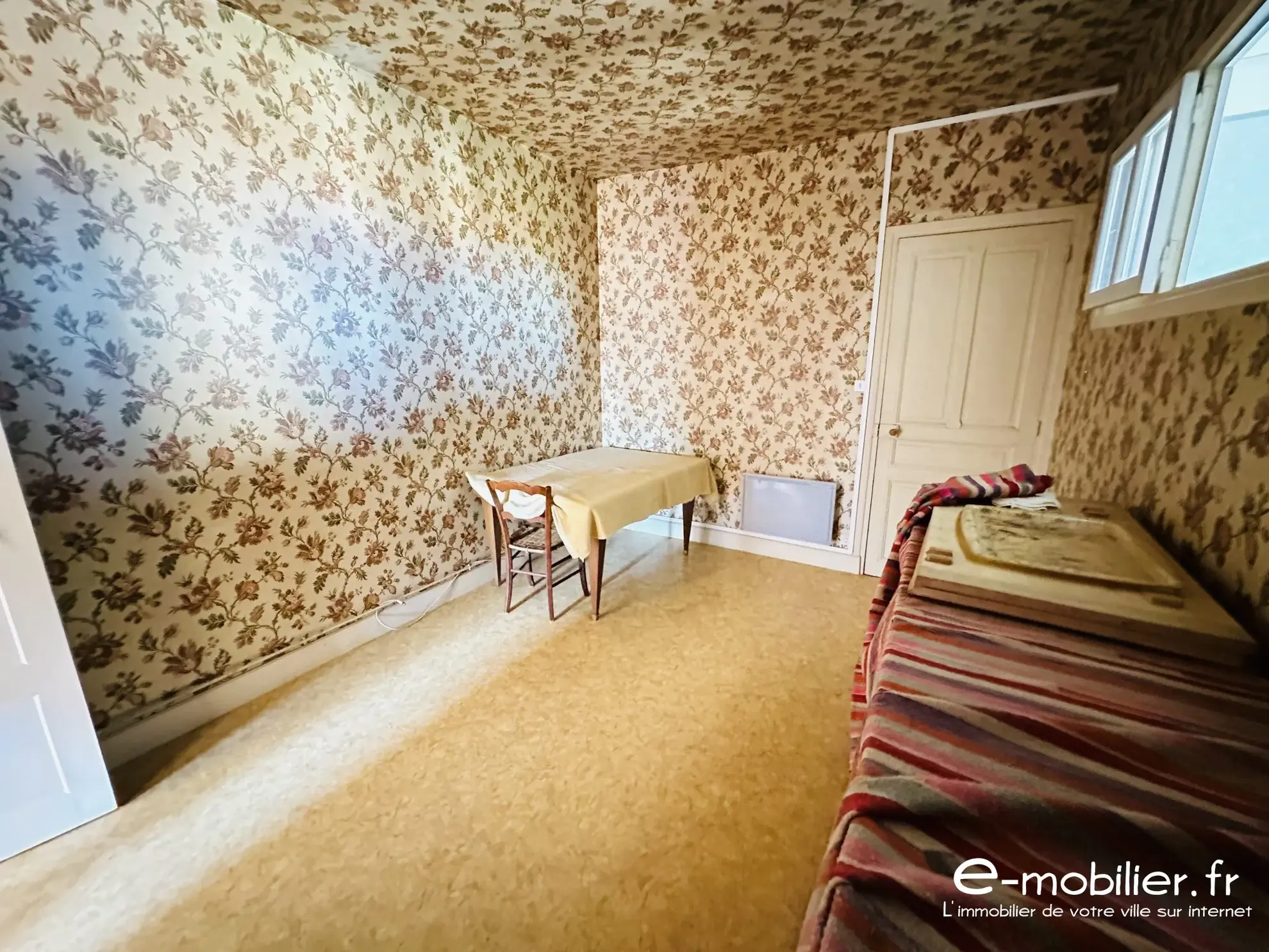 Maison avec appartement indépendant à Charlieu – Grand potentiel et terrain constructible 