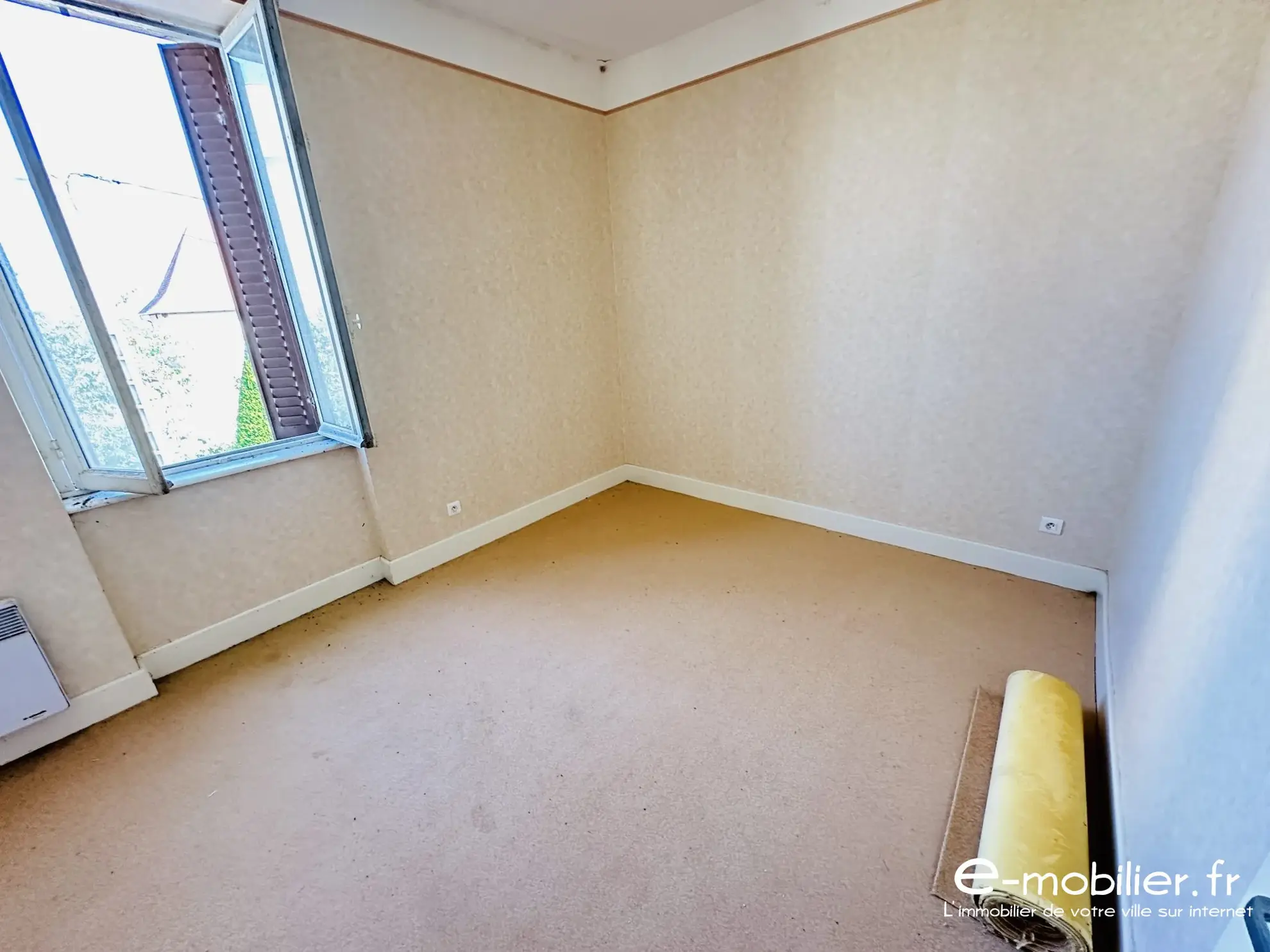 Maison avec appartement indépendant à Charlieu – Grand potentiel et terrain constructible 