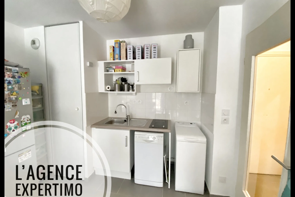 Appartement T2 avec terrasse à Avignon - Résidence récente et sécurisée 