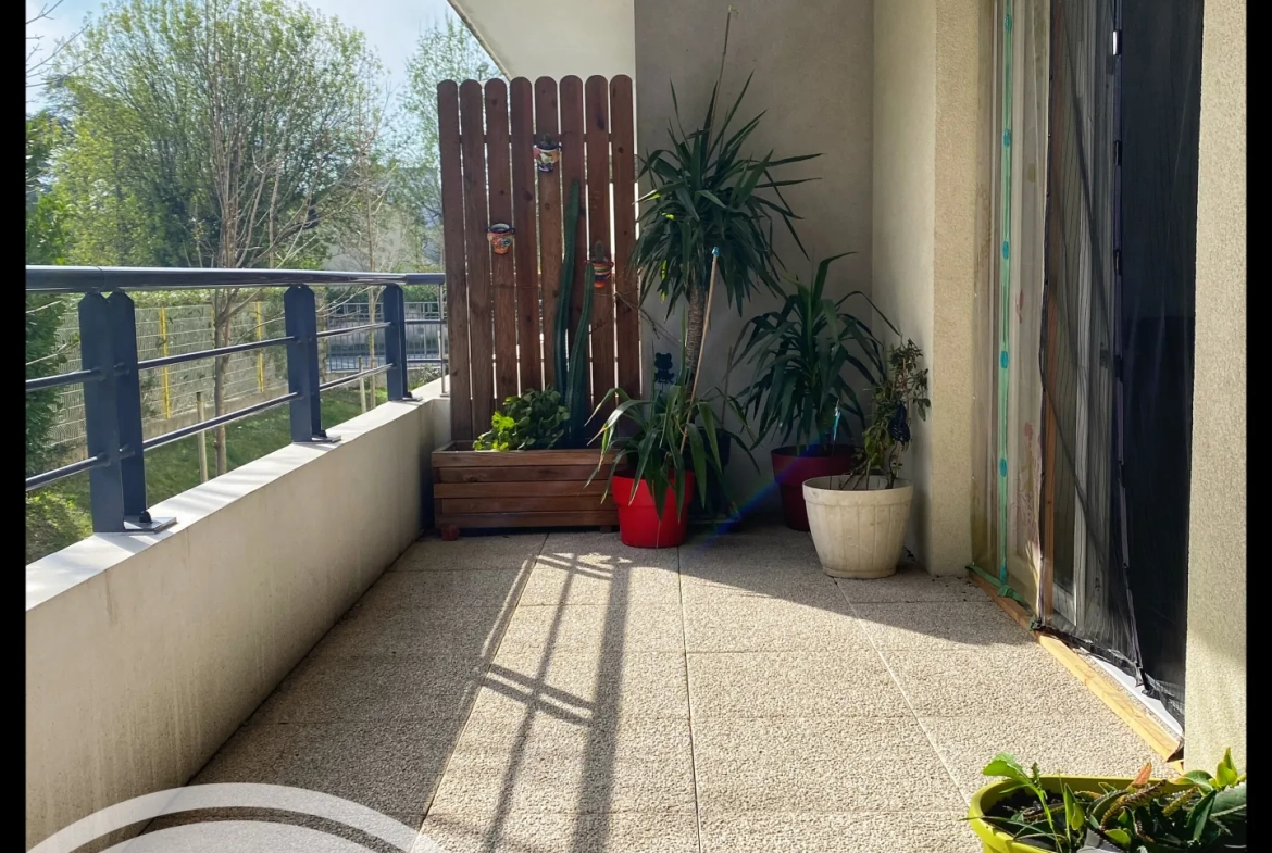 Appartement T2 avec terrasse à Avignon - Résidence récente et sécurisée 