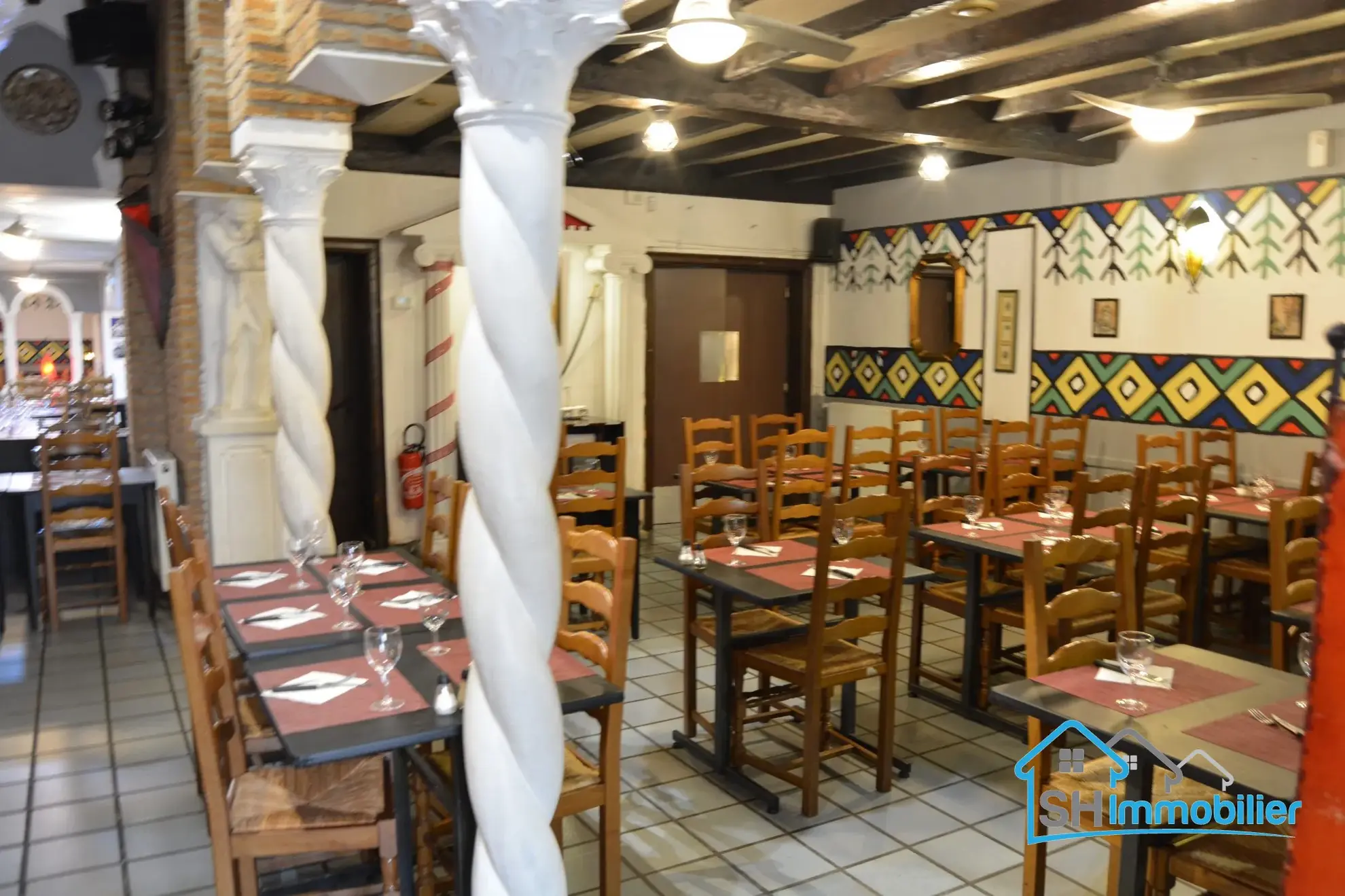 Fonds de commerce pour restaurant avec grande salle et cuisine équipée à Roubaix 