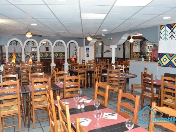 Fonds de commerce pour restaurant avec grande salle et cuisine équipée à Roubaix
