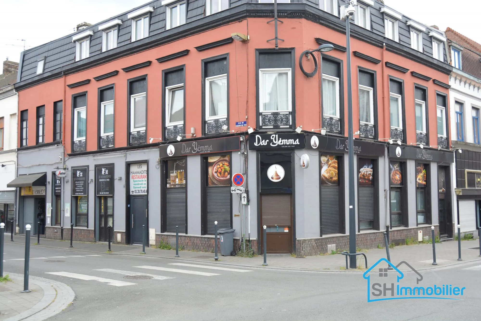 Fonds de commerce pour restaurant avec grande salle et cuisine équipée à Roubaix 