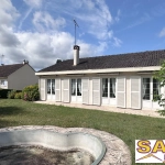 Maison de plain-pied à Ferrières-en-Gâtinais avec jardin et garage