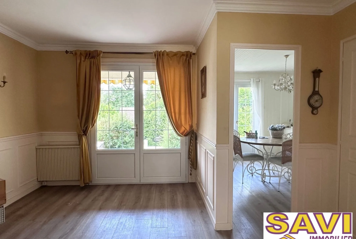 Maison de plain-pied à Ferrières-en-Gâtinais avec jardin et garage 