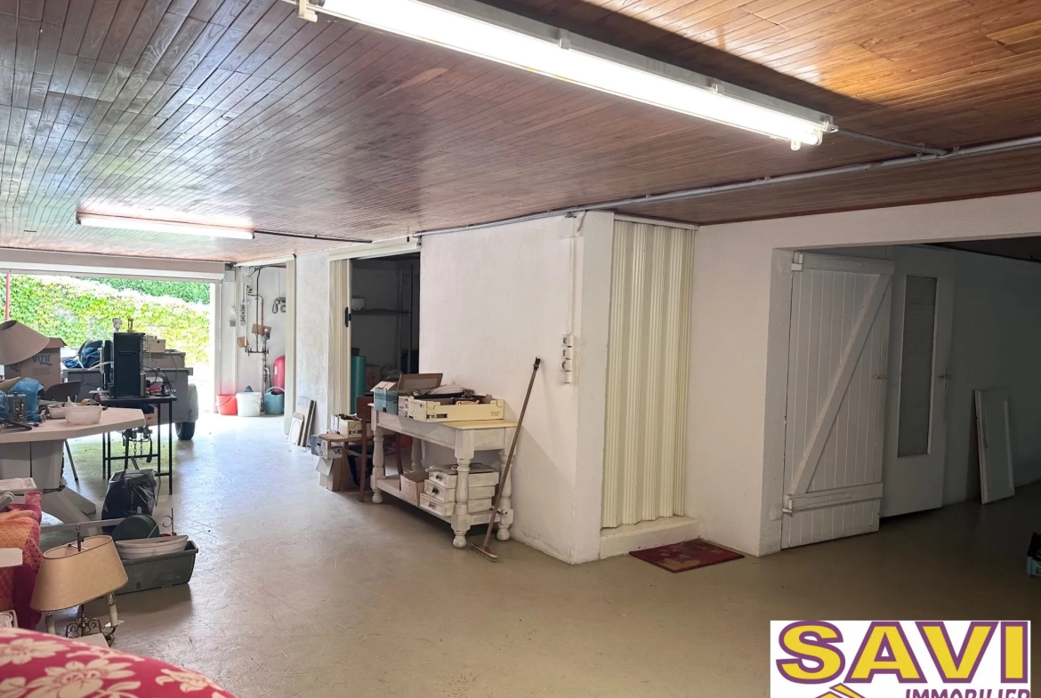 Maison de plain-pied à Ferrières-en-Gâtinais avec jardin et garage 