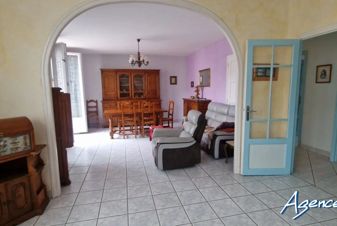 Appartement traversant de 99m² à Perpignan, dernier étage avec cave et cour 