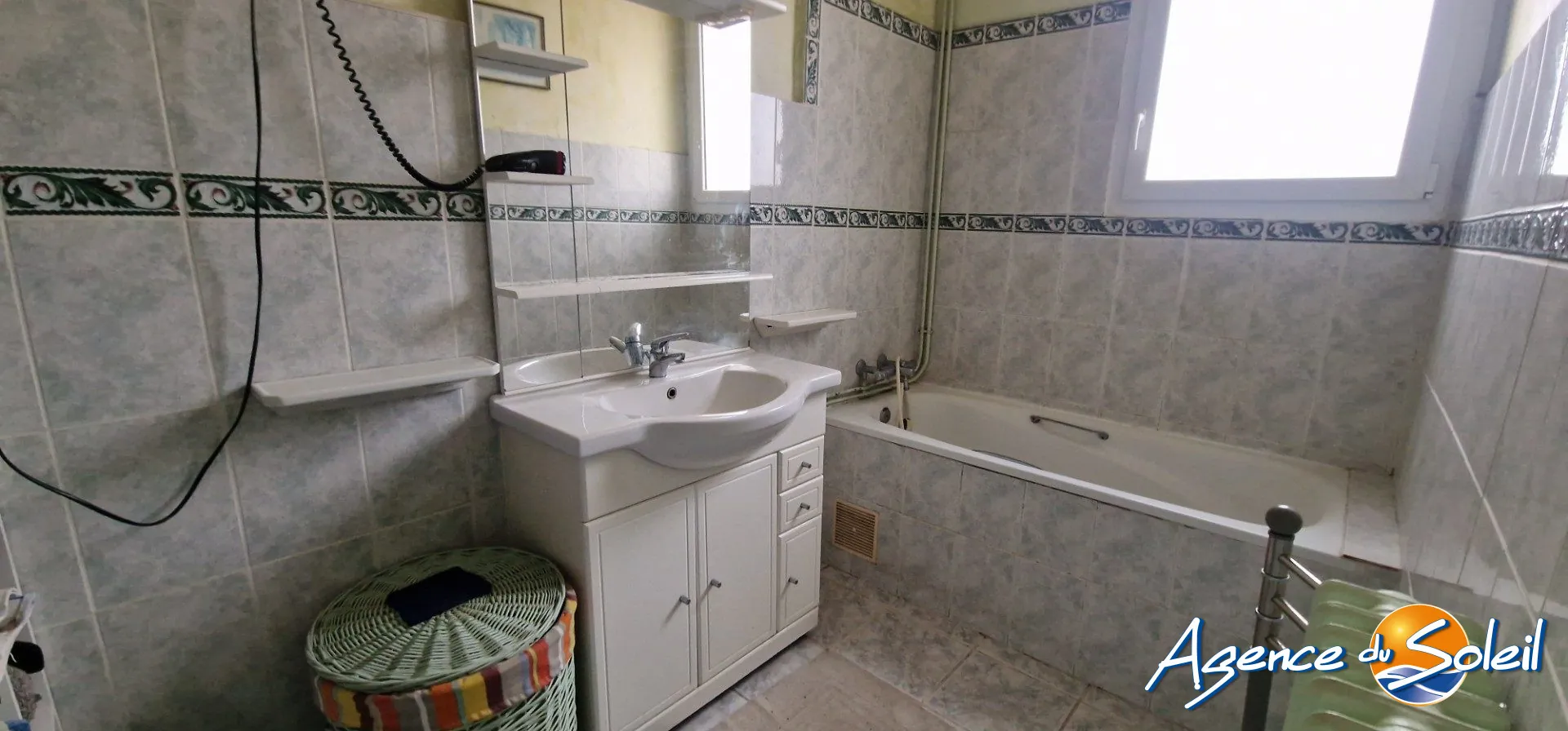Appartement traversant de 99m² à Perpignan, dernier étage avec cave et cour 