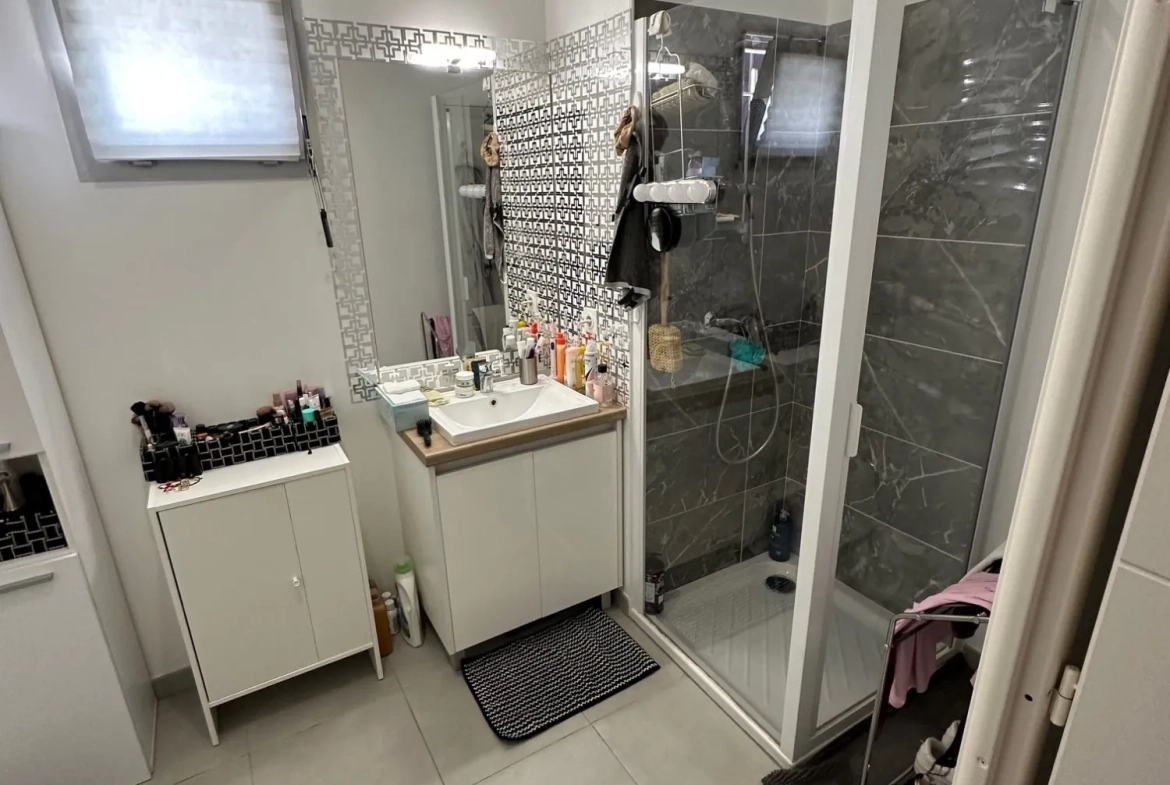 Bel appartement T2 avec terrasse et garage à Vitrolles, idéal premier achat 