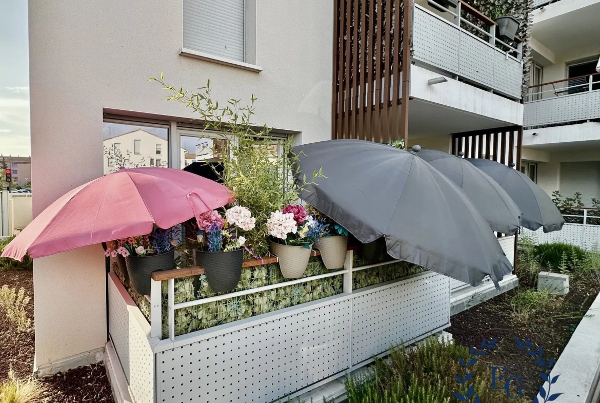 Bel appartement T2 avec terrasse et garage à Vitrolles, idéal premier achat 