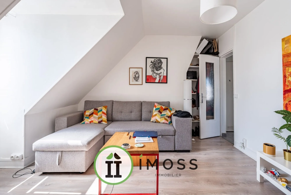 Appartement 2 pièces avec vue sur le Sacré-Cœur à Paris 18ème 
