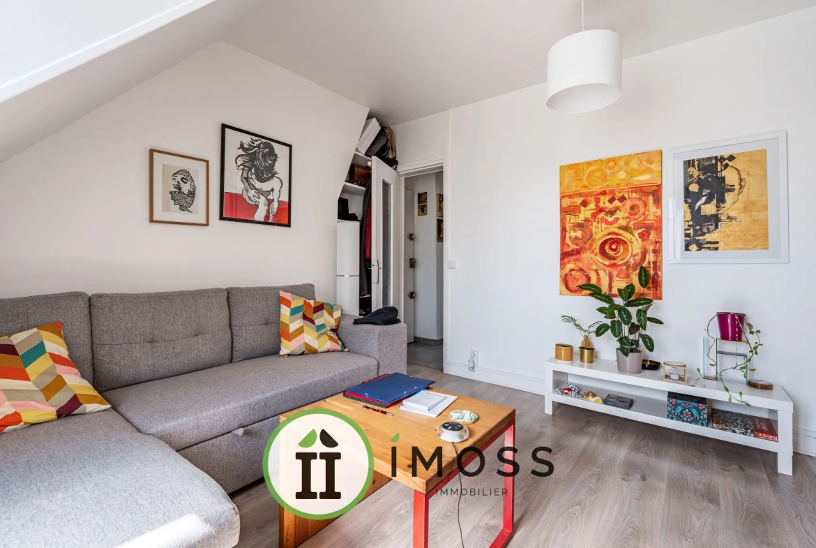 Appartement 2 pièces avec vue sur le Sacré-Cœur à Paris 18ème 