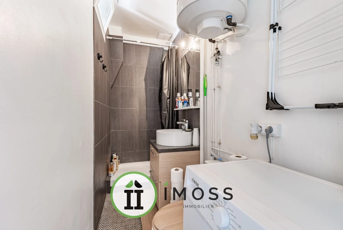 Appartement 2 pièces avec vue sur le Sacré-Cœur à Paris 18ème 