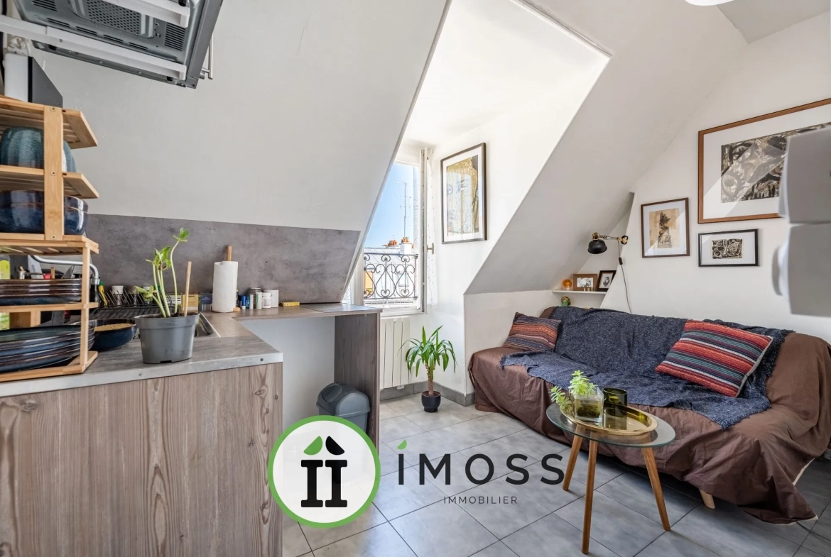 Appartement 2 pièces avec vue sur le Sacré-Cœur à Paris 18ème 