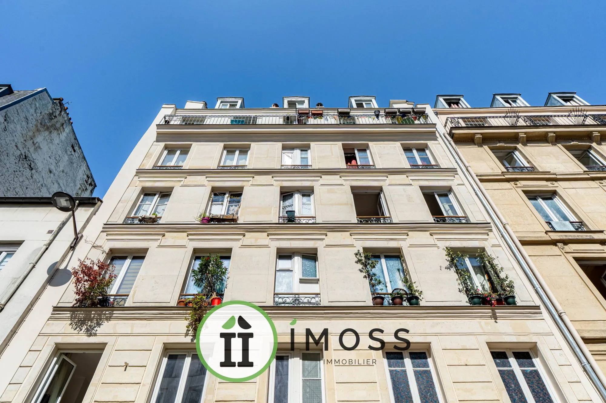 Appartement 2 pièces avec vue sur le Sacré-Cœur à Paris 18ème 