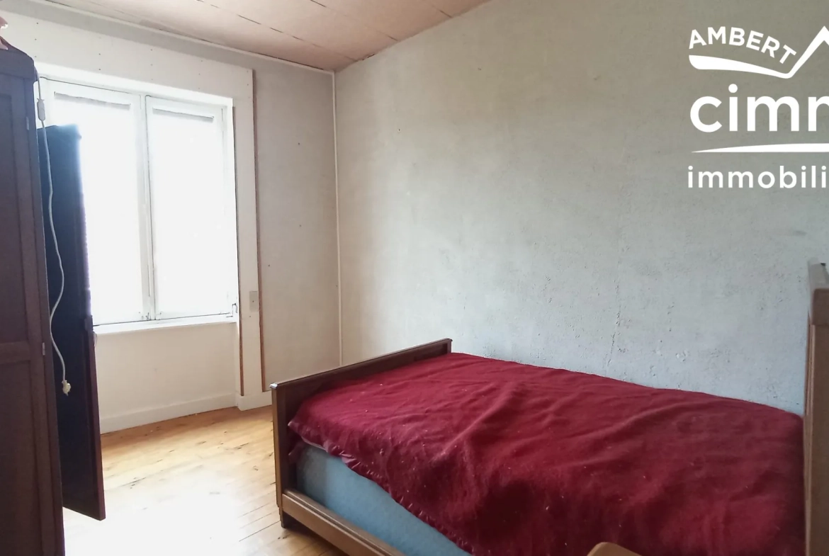 Maison avec commerce et atelier à Vertolaye - Spacieuse et modulable 
