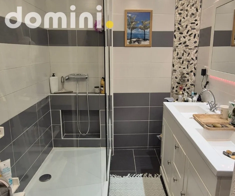 Belle appartement de 77 m² avec balcon à Lunel, proche centre-ville, idéal pour investissement ou résidence principale 