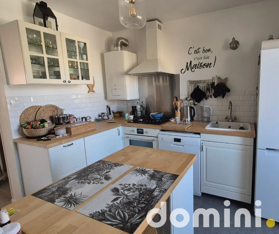 Belle appartement de 77 m² avec balcon à Lunel, proche centre-ville, idéal pour investissement ou résidence principale 