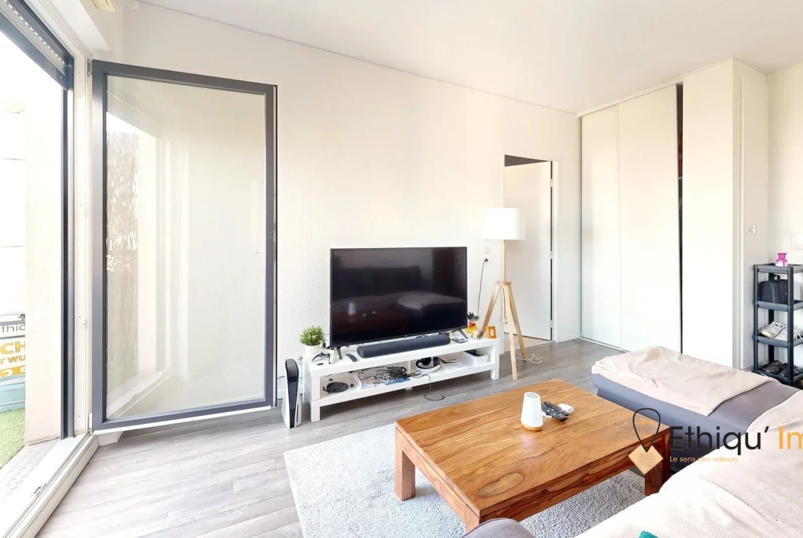 A vendre appartement 2 pièces Strasbourg proche tram et commodités 