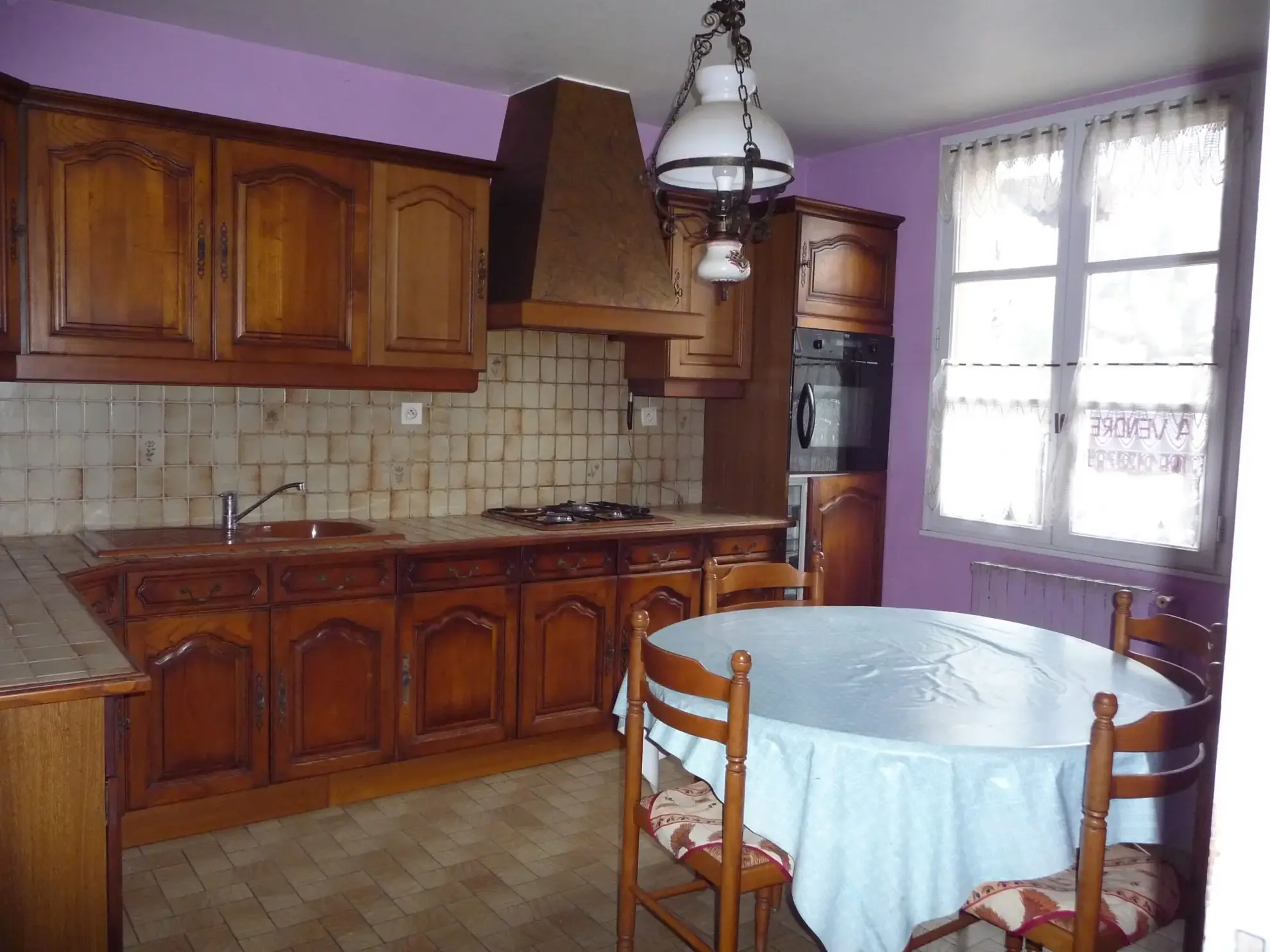 Maison à vendre au centre de La Guerche-de-Bretagne avec dépendance et revenu locatif 