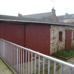 Maison à vendre au centre de La Guerche-de-Bretagne avec dépendance et revenu locatif