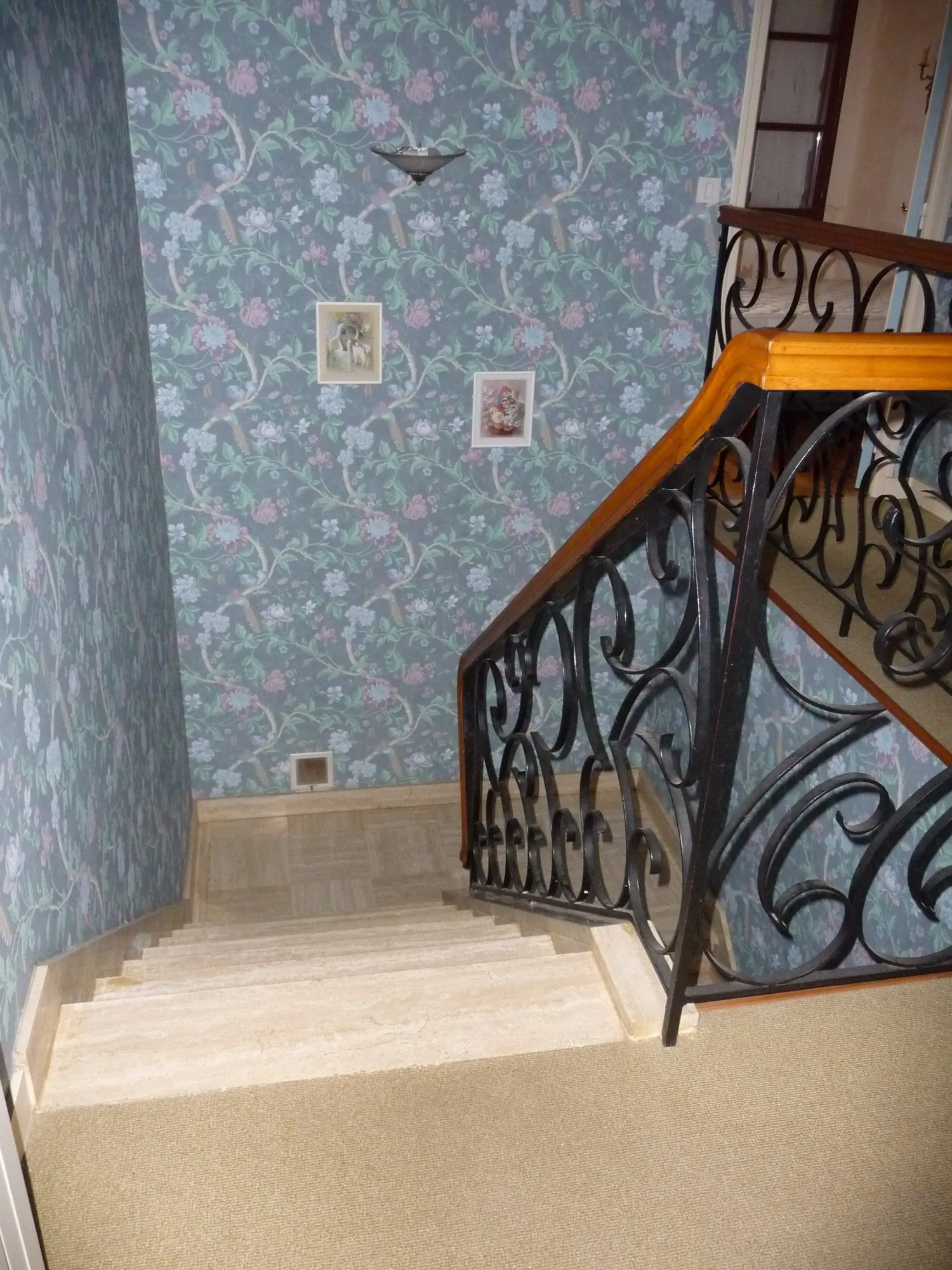 Maison à vendre au centre de La Guerche-de-Bretagne avec dépendance et revenu locatif 