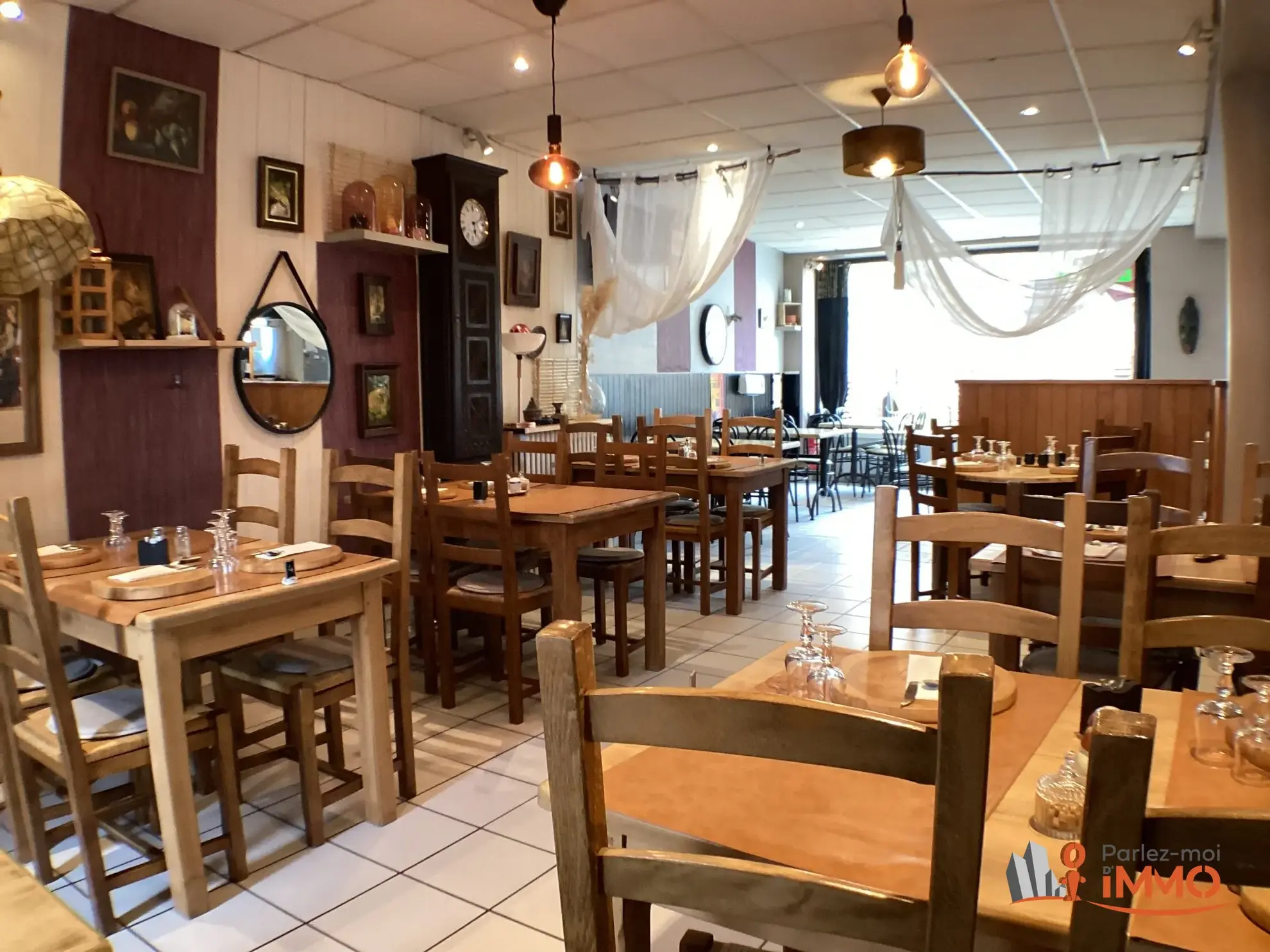 Fonds de commerce bar-restaurant à vendre à Usson-en-Forez 