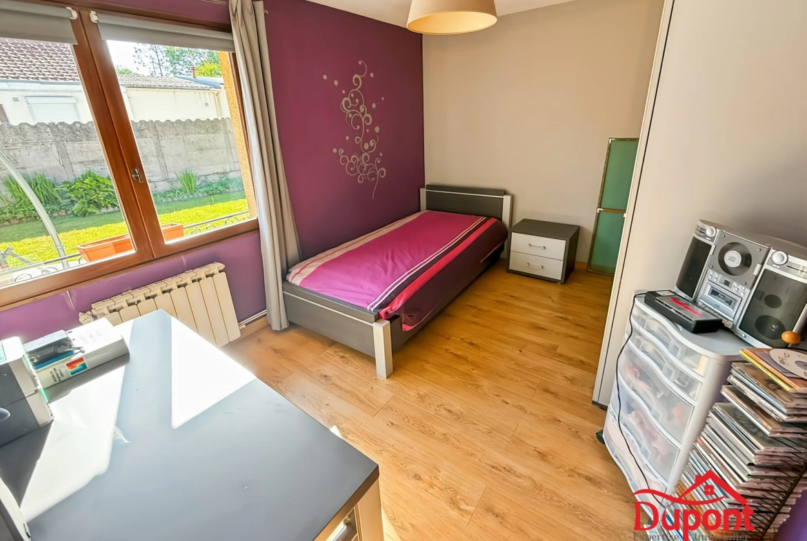 Maison de plain-pied avec grand jardin près de Valenciennes à vendre 