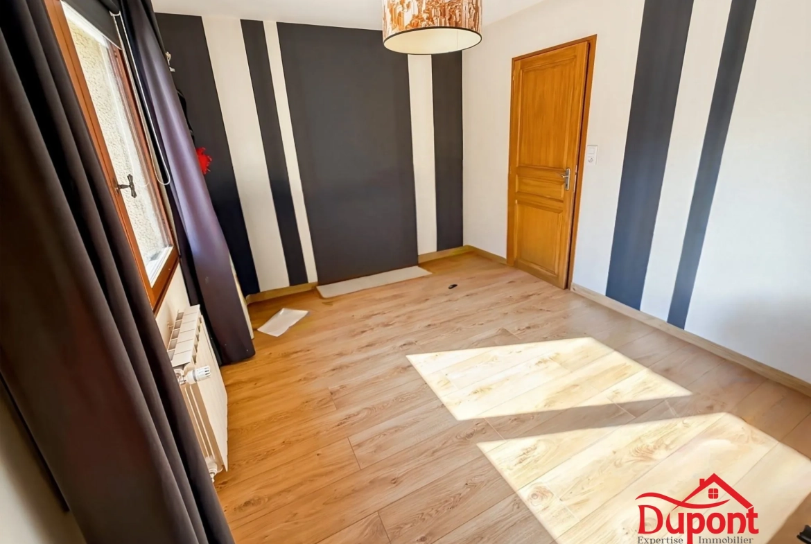 Maison de plain-pied avec grand jardin près de Valenciennes à vendre 