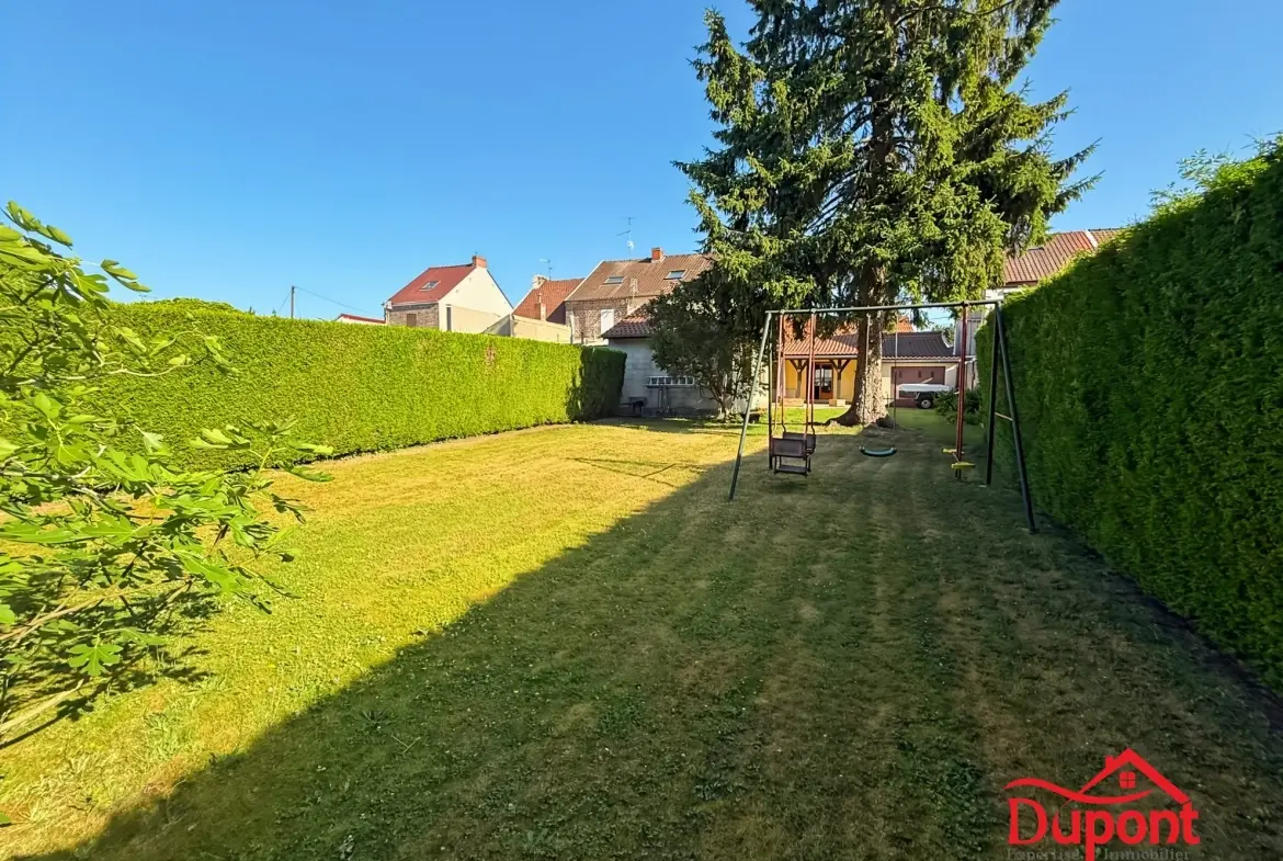 Maison de plain-pied avec grand jardin près de Valenciennes à vendre 