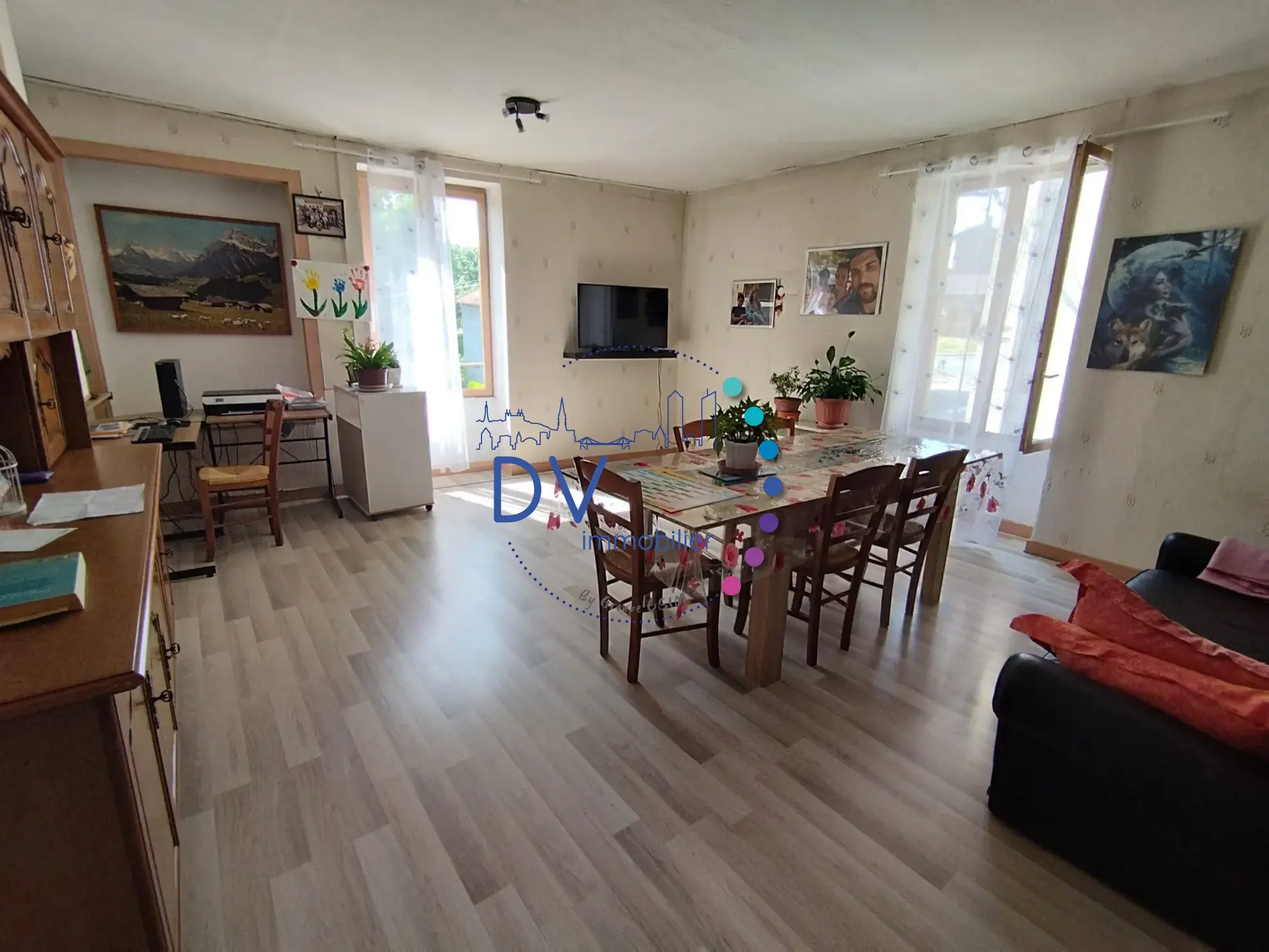 Maison à rénover avec jardin à Amplepuis, proche gare SNCF 