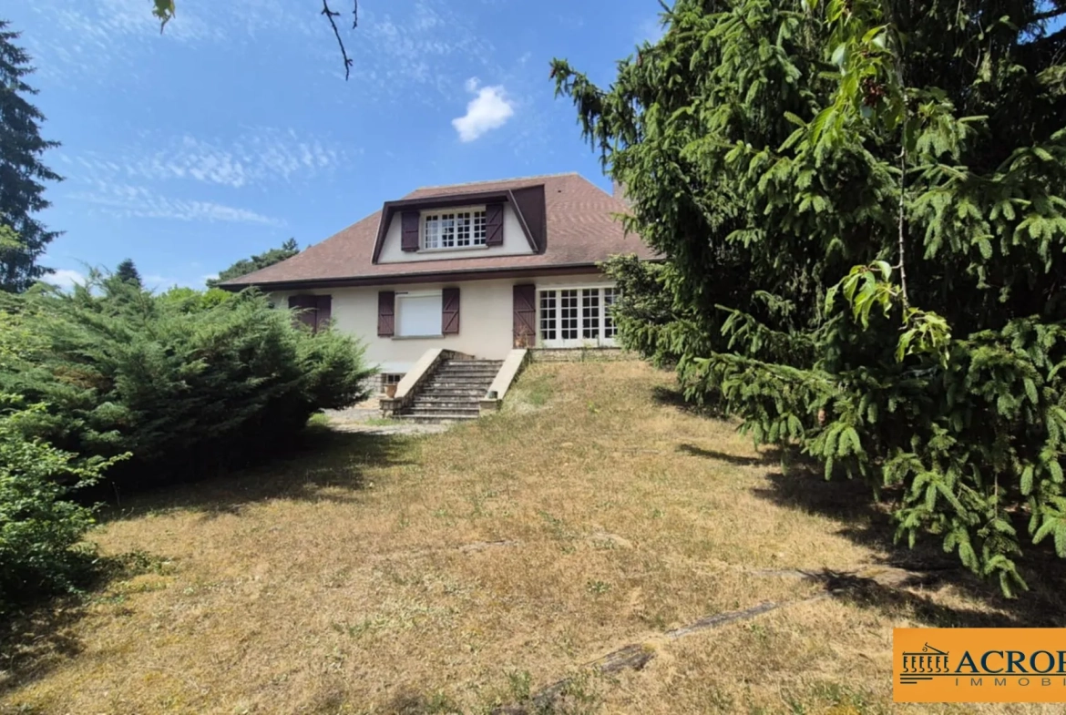 Maison familiale de 184 m² avec vue sur étang à Coullons 