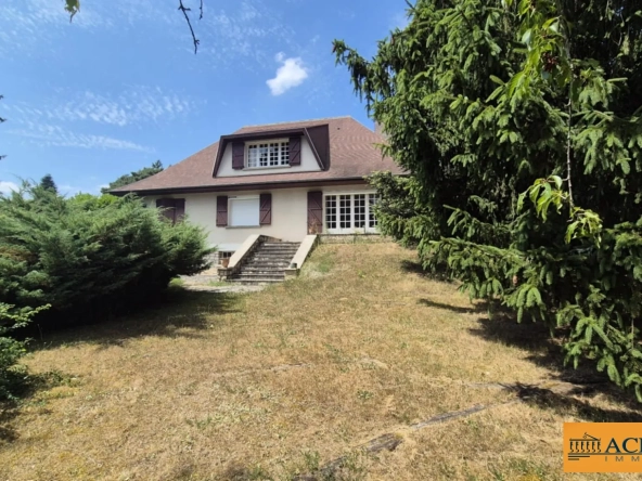 Maison familiale de 184 m² avec vue sur étang à Coullons