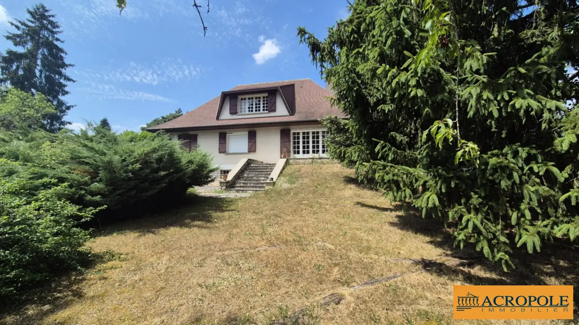 Maison familiale de 184 m² avec vue sur étang à Coullons 