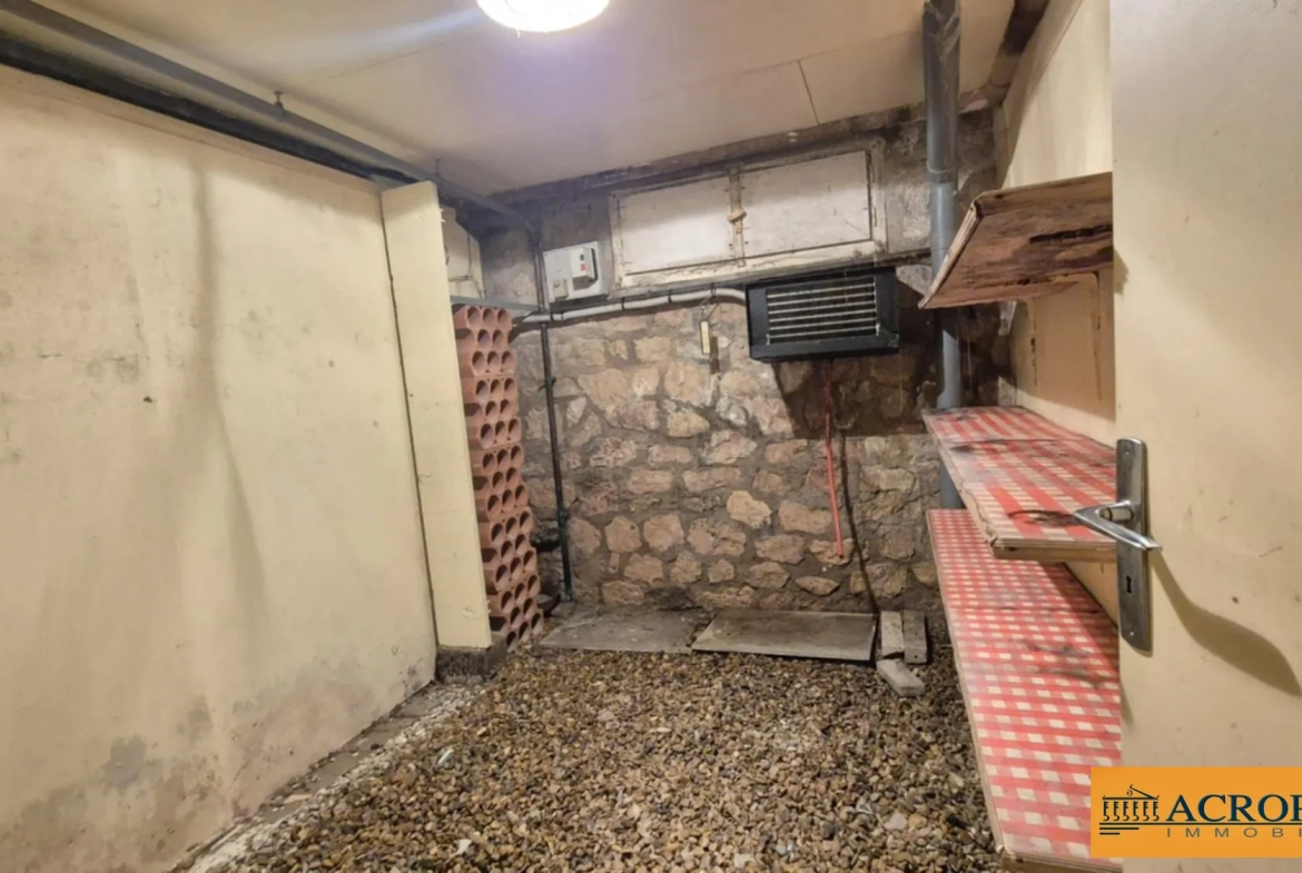 Maison familiale de 184 m² avec vue sur étang à Coullons 