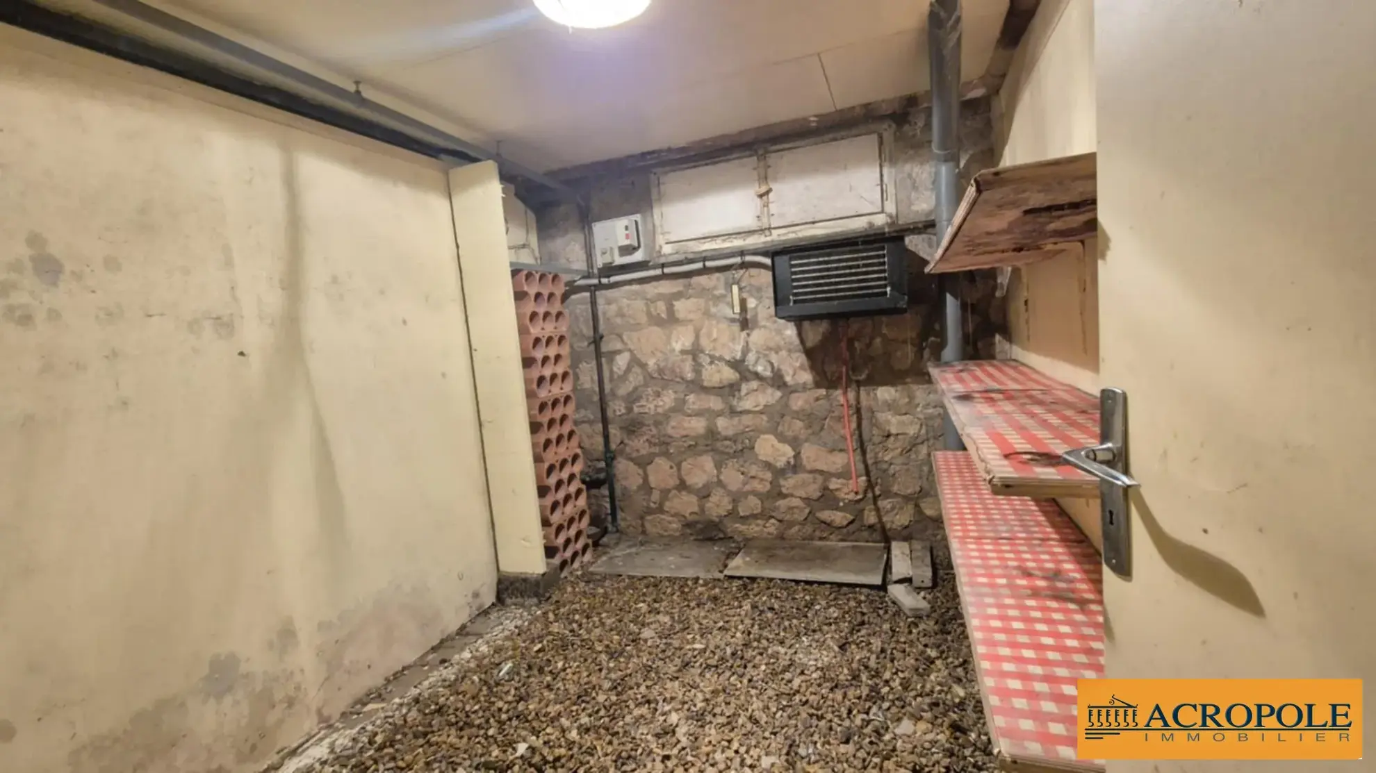 Maison familiale de 184 m² avec vue sur étang à Coullons 